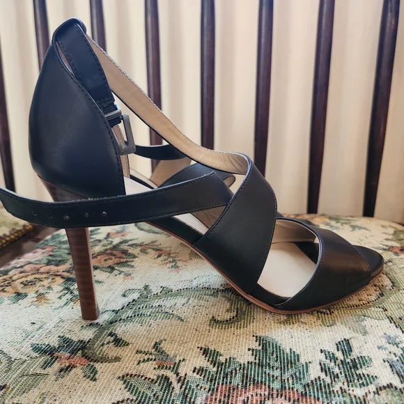 Johnston & Murphy Black Strappy Heels - Picture 4 of 7